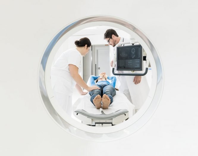 Radiologie: Blick in eine MRI-Röhre